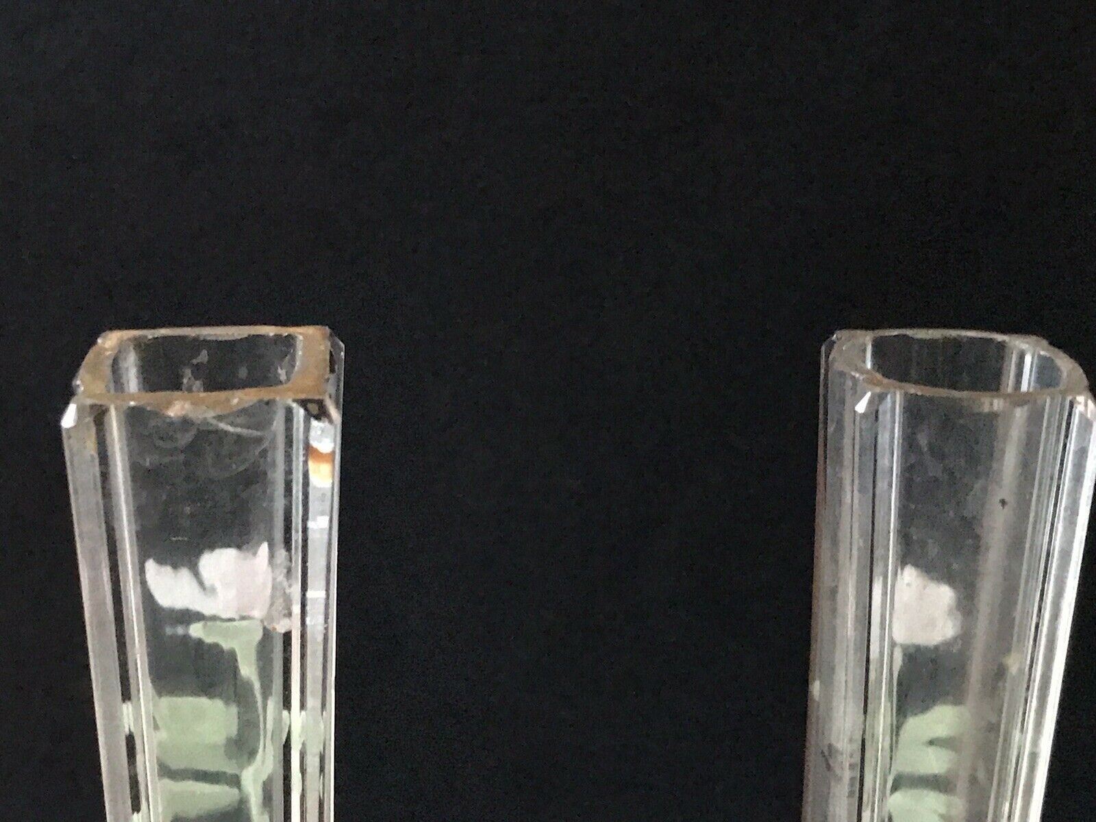 Paire vases 1900 soliflore cristal émaillé décor marguerites blanc et vert