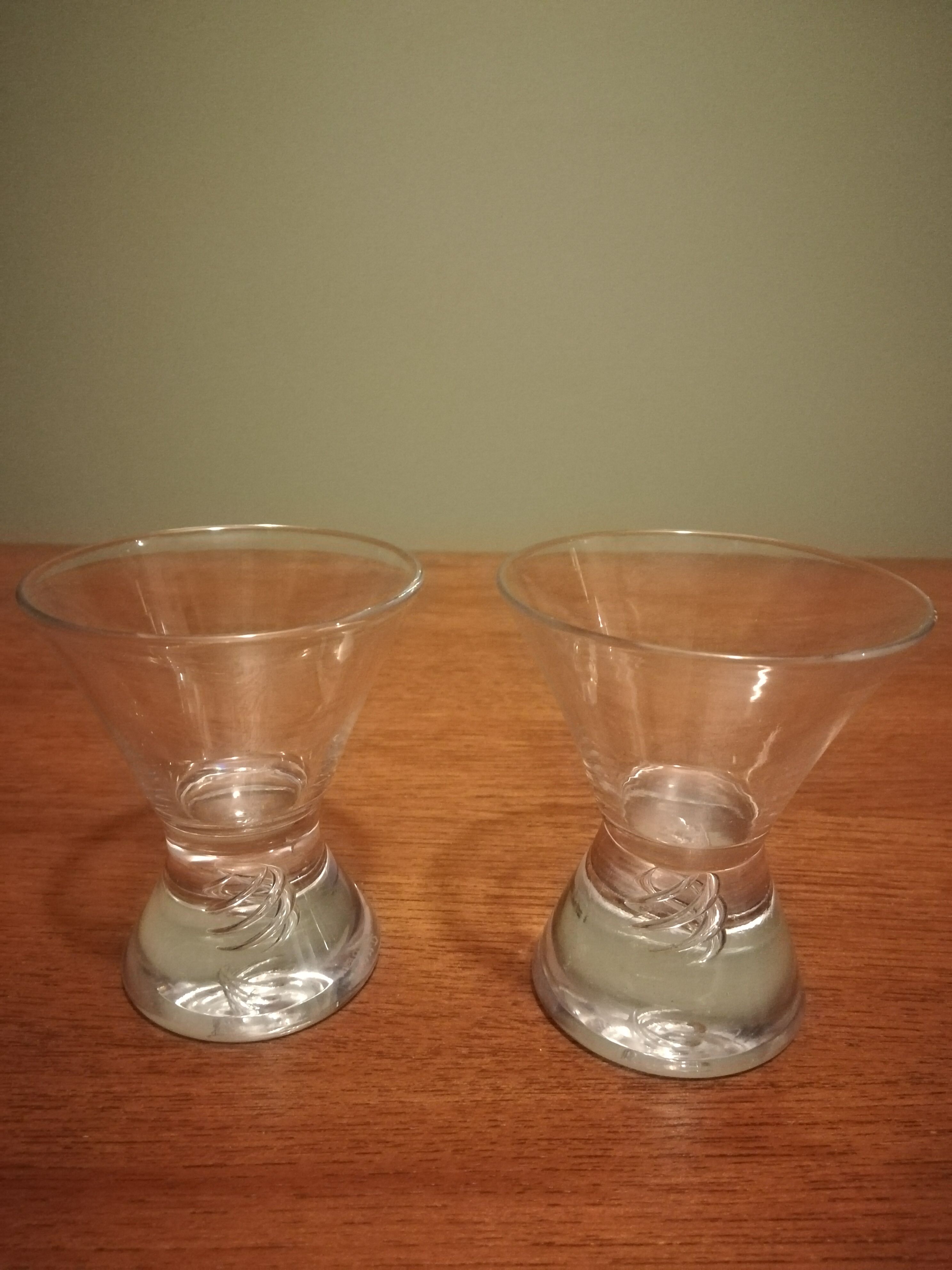 Set of two crystal glasses (digestive aperitif vodka) engraved under foot made in tudor sulphure