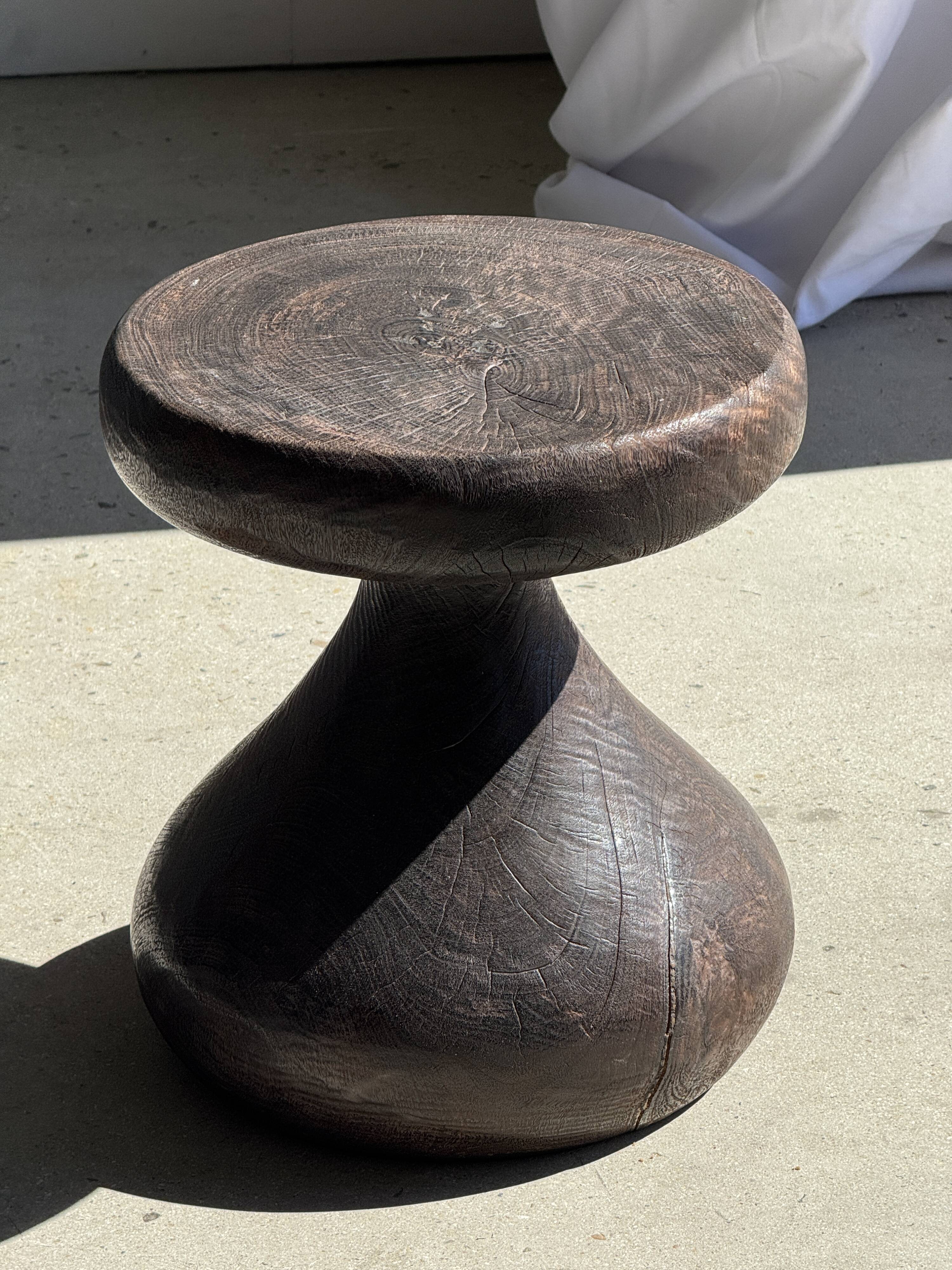 Pawn Brown - Stool, side table in the shape of a brown pawn.