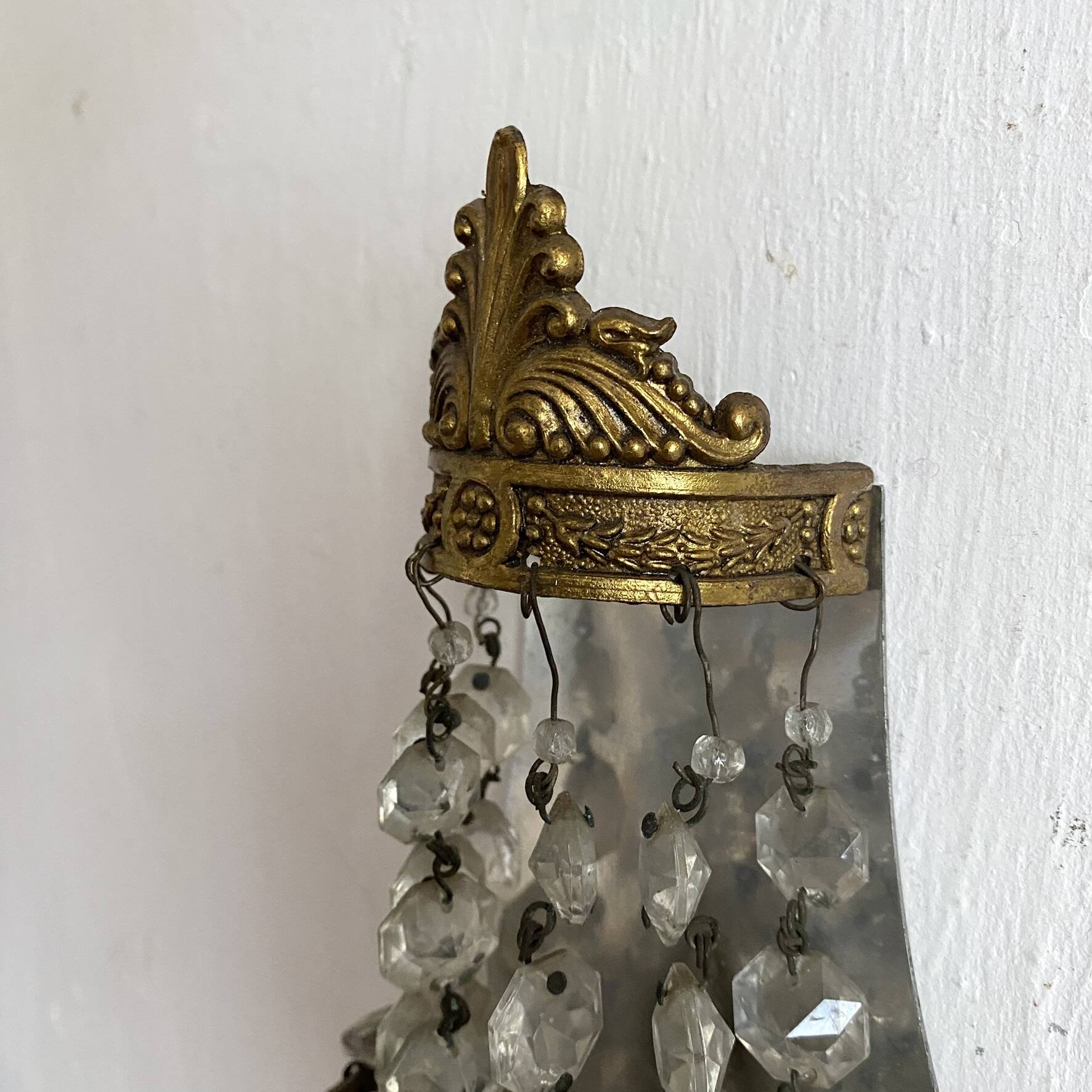 Wall light with pendants and brass hot air balloon