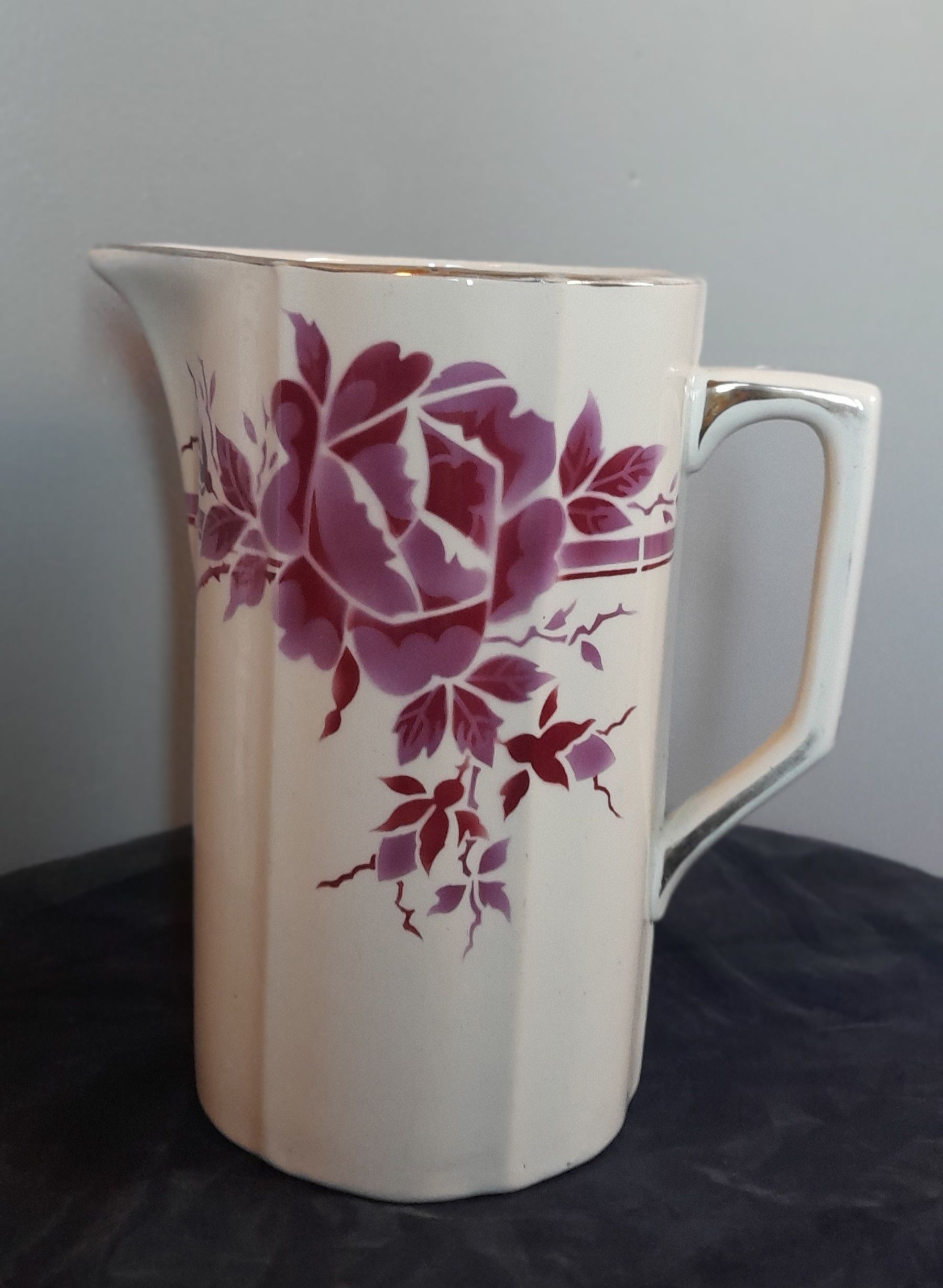 Toilet pitcher / pitcher / vase model Pauline de Moulin des Loups, faience decoration with red rose