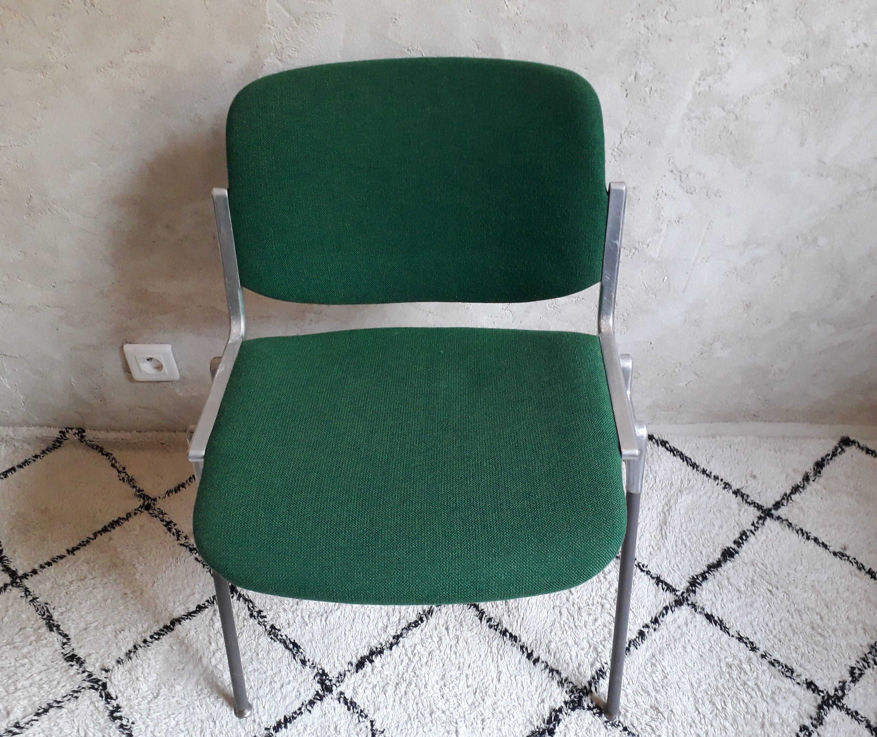 Lot de 4 chaises DSC 106 design Giancarlo Piretti pour Castelli