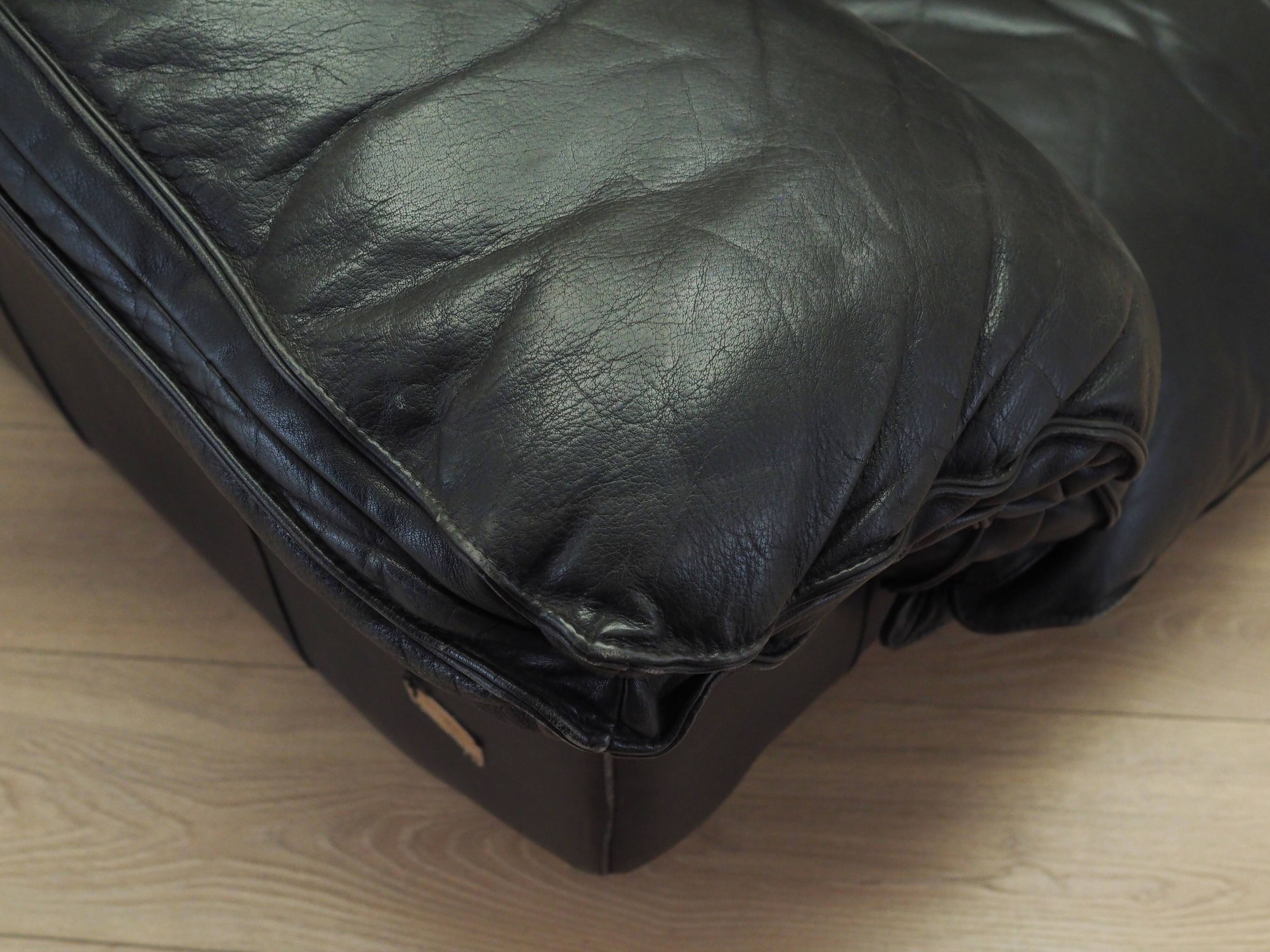 Black leather sofa, Italian design, 1960s, production: Italy