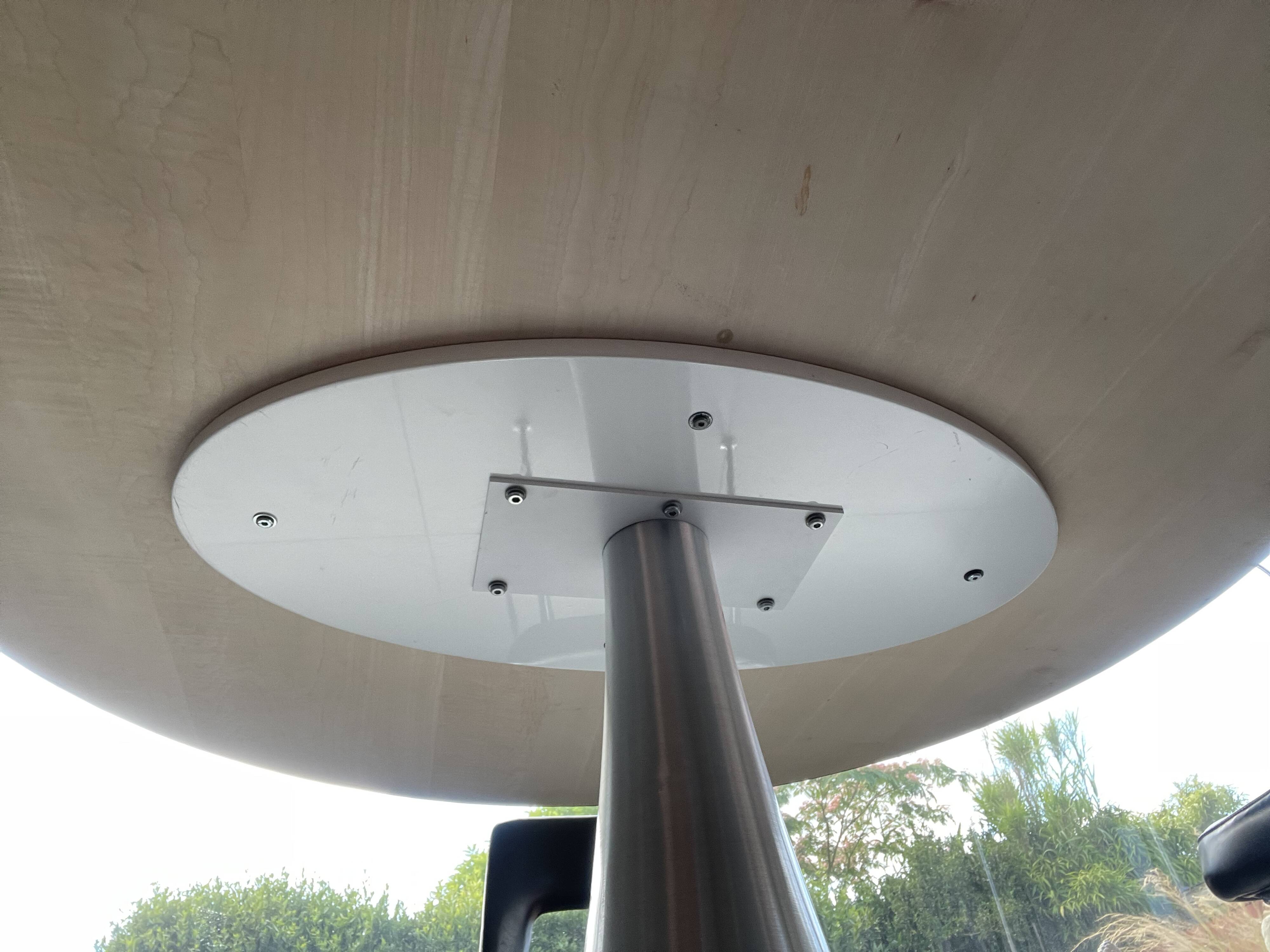 Round black top table with metal legs KARE design