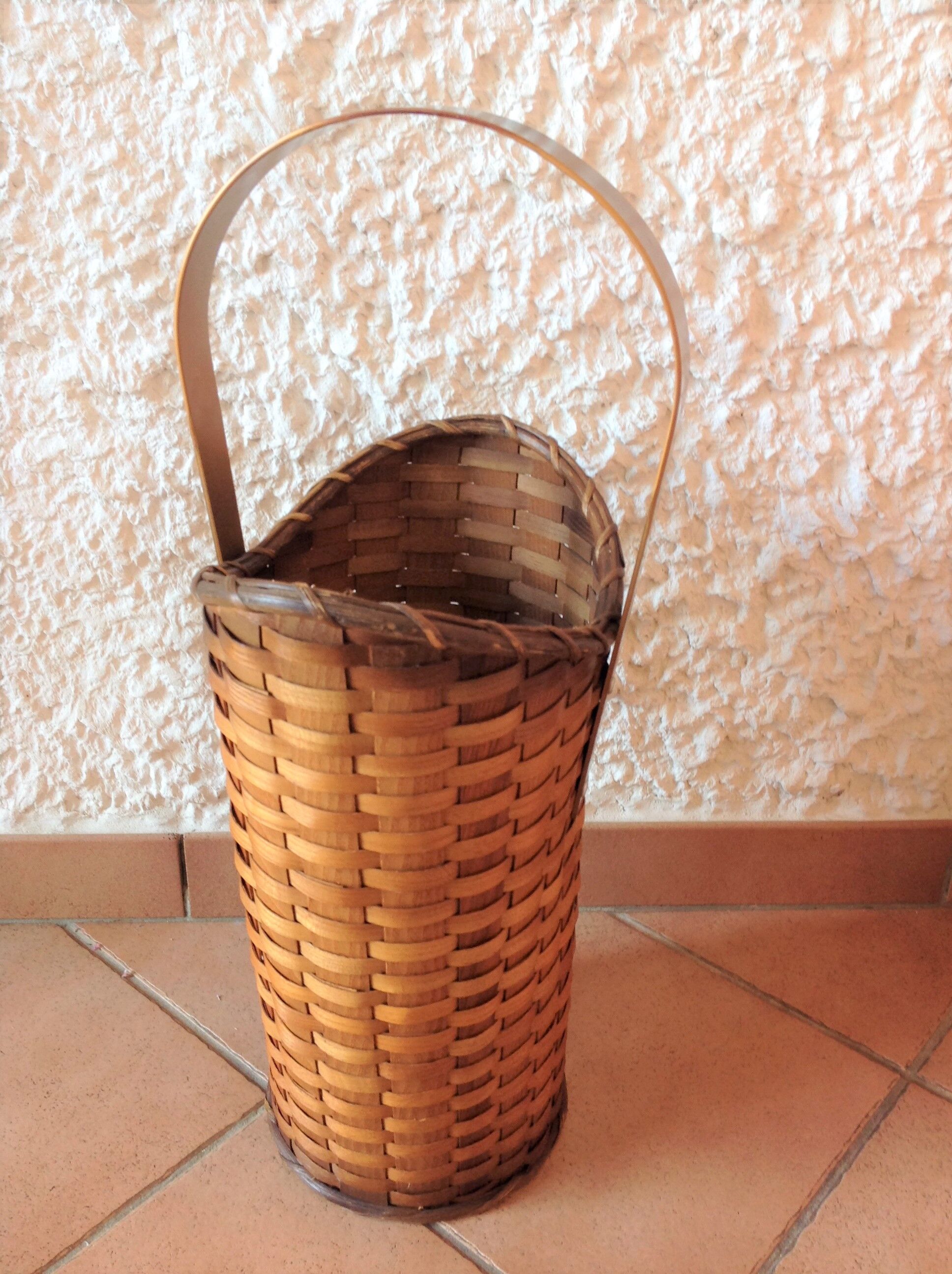 Braided wicker umbrella holder 60/70s