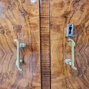 French Art Decò display cabinet from the 1940s in walnut