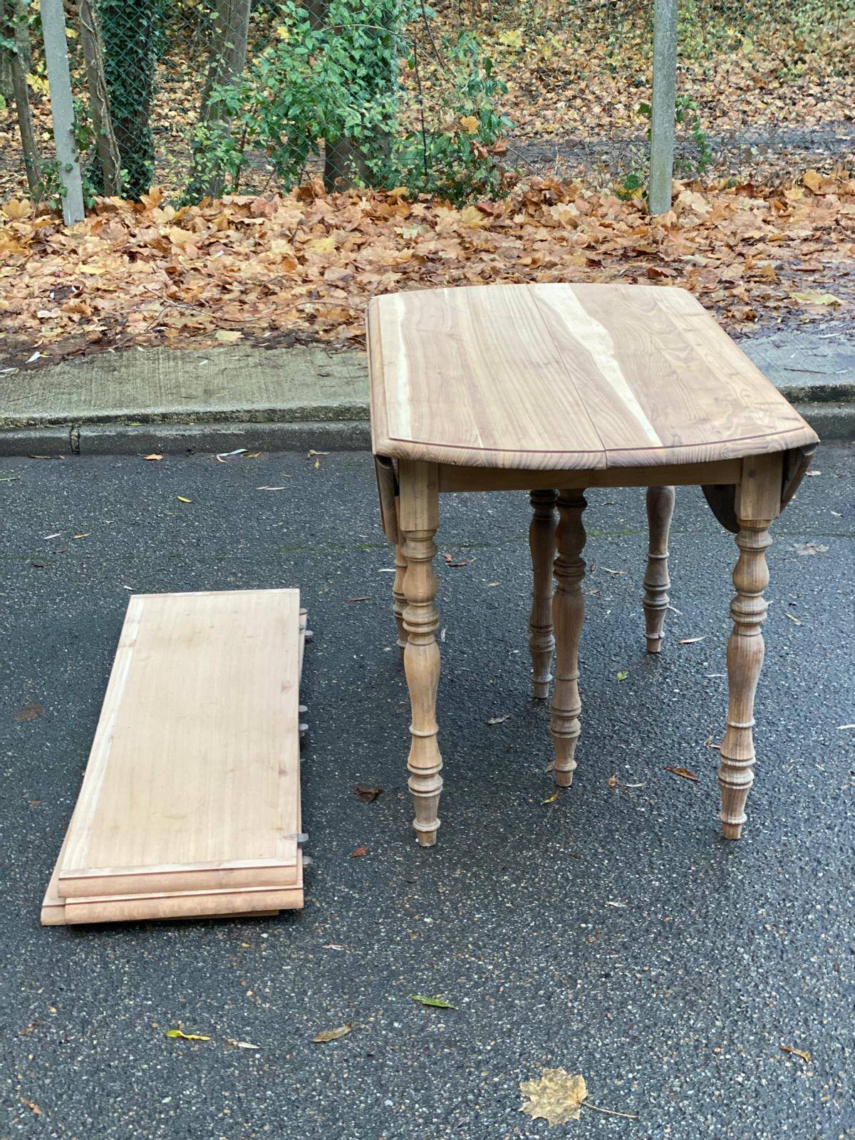 19th century Louis Philippe extendable round dining table, restored in wood, 230