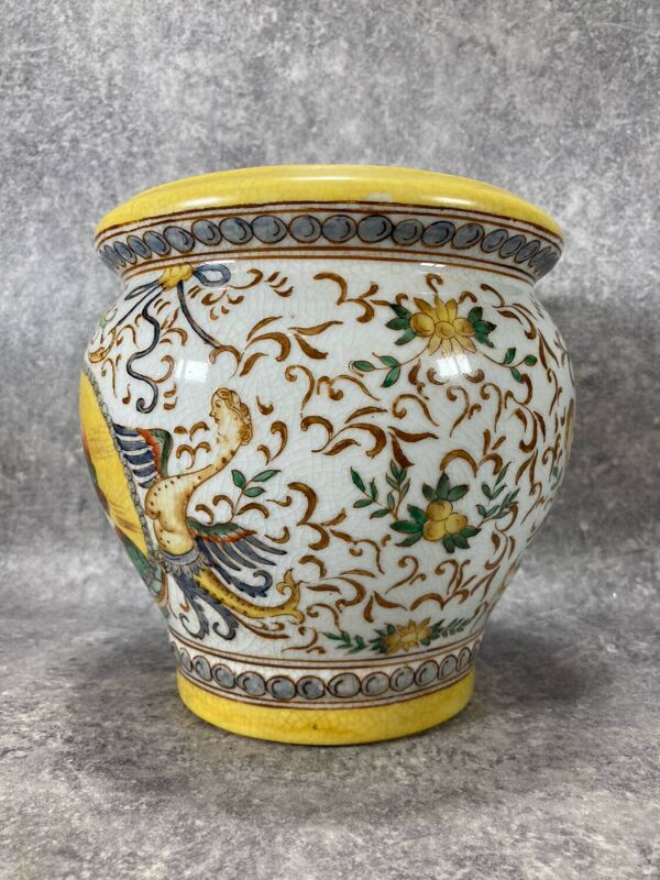 Pot / Cache-pot. Céramique Renaissance Italienne Majolique. Asiatides