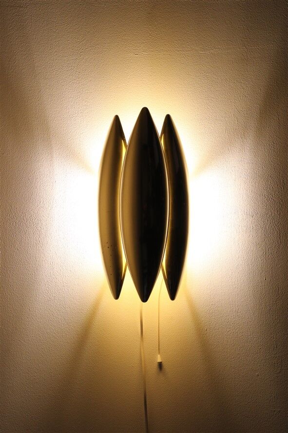 Fog & Mørup / Jo Hammerborg “Kastor” brass wall lamp / Mid-century Danish modern design / 1960s / 1970s