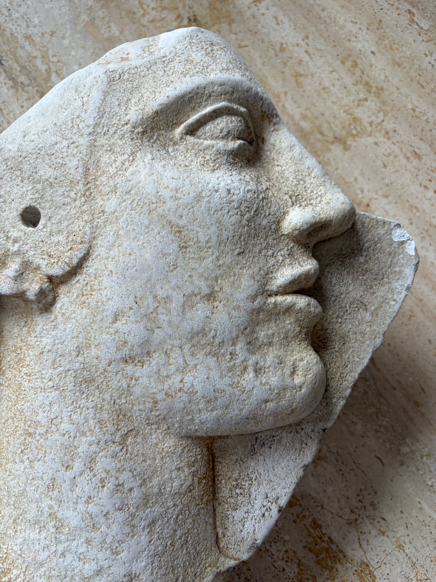 Bas-relief style antique