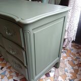 Crossbow chest of drawers