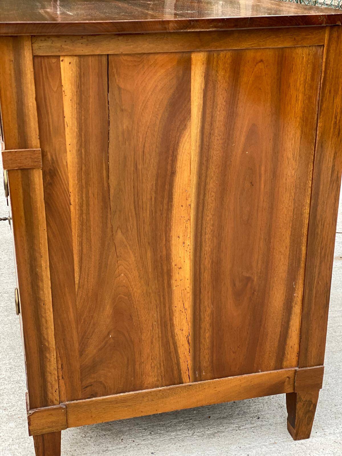 Commode noyer marqueterie brillant époque XVIII ème