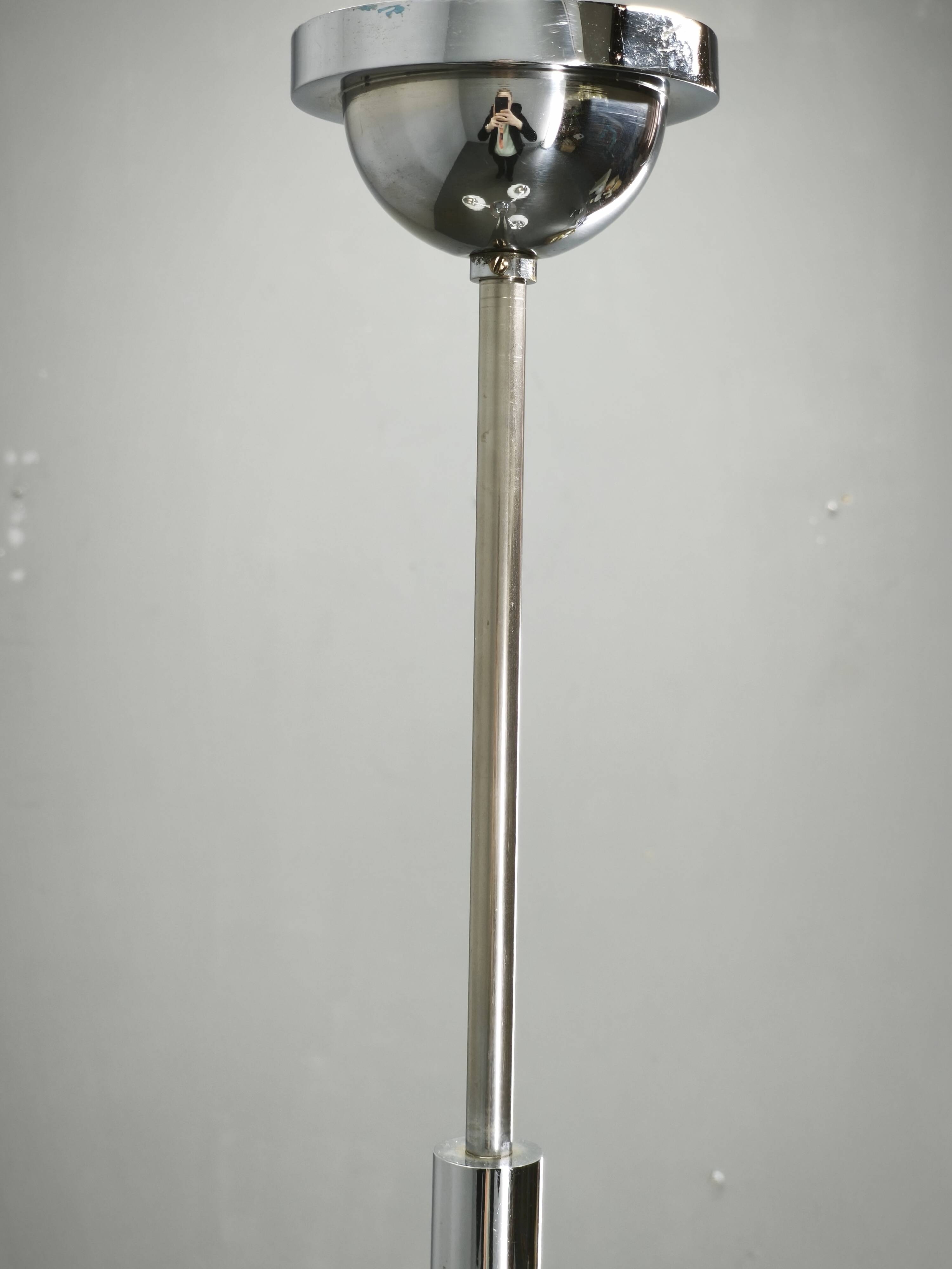 Lustre Bauhaus tchèque en verre opalin, années 1940