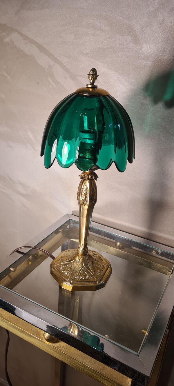 Lampe bronze doré  ciselé  ,art nouveau  ,art deco avec jolie tulipe  original 33x15  electricité ok