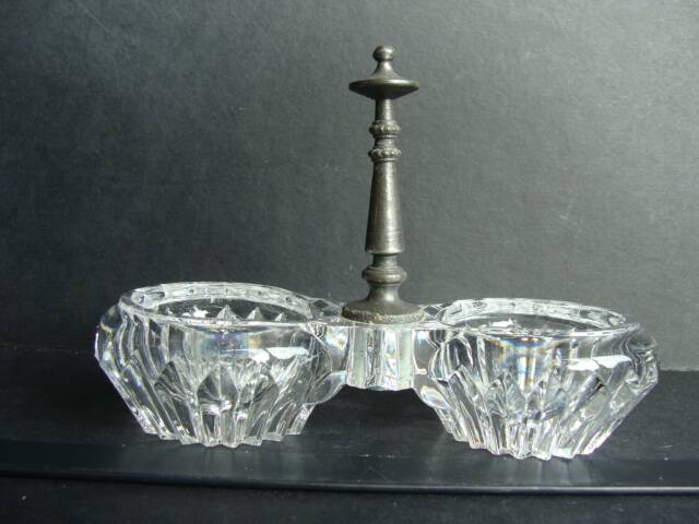 Double salt cellar in crystal and tin