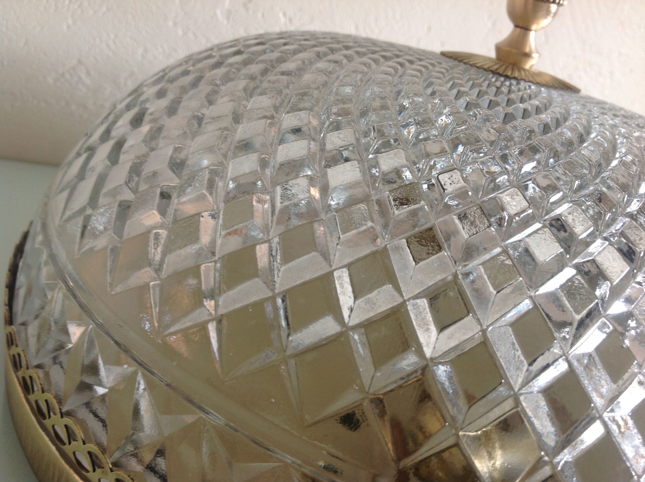 Round ceiling lamp in structured glass art deco style 30s-40s