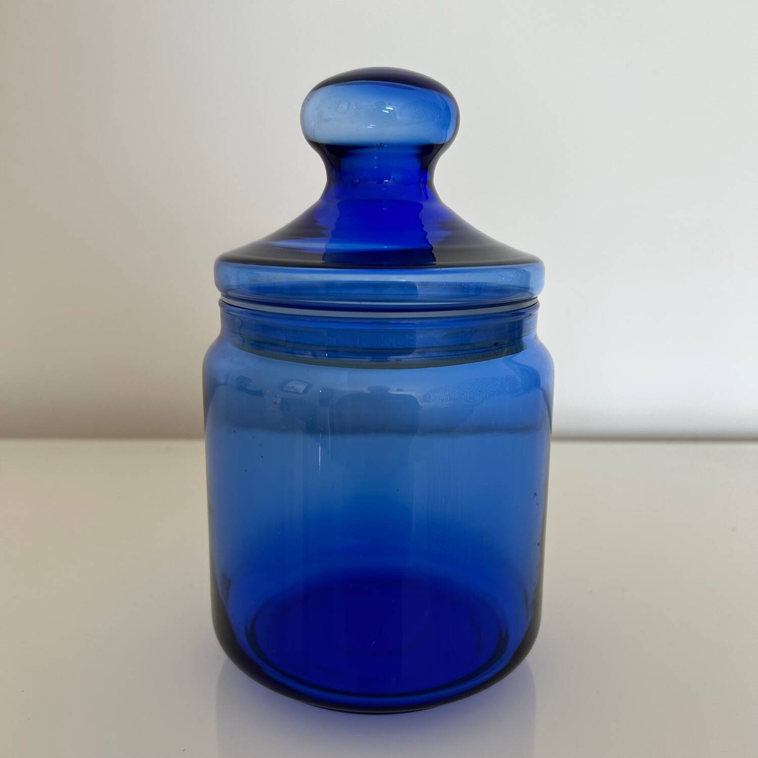 Sucrier en verre bleu