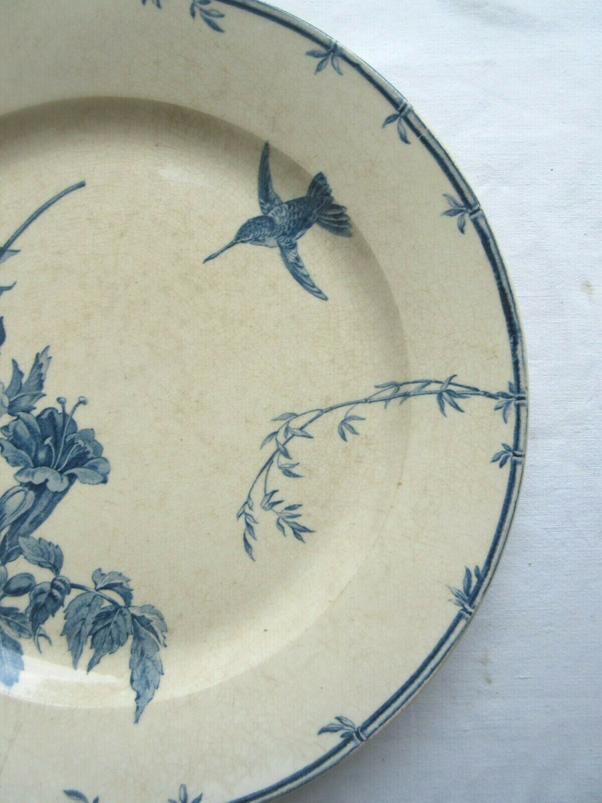 Flat round dish signed Gien, blue model, Hummingbird, Flowers and birds, 27 cm