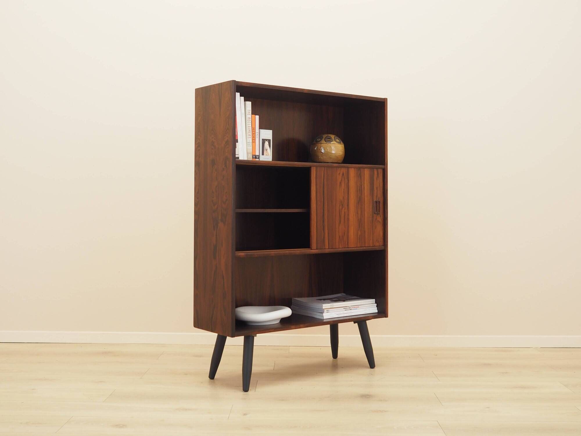 Bibliothèque en palissandre Niels J. Thorsø, Danemark années 1970