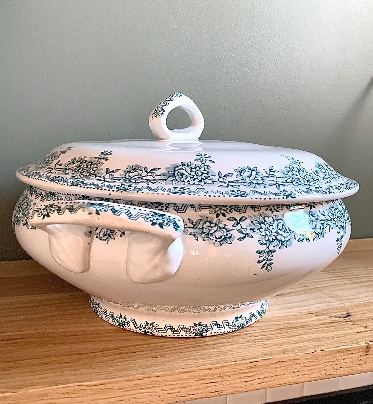 Tureen Iron Land Saint Amand