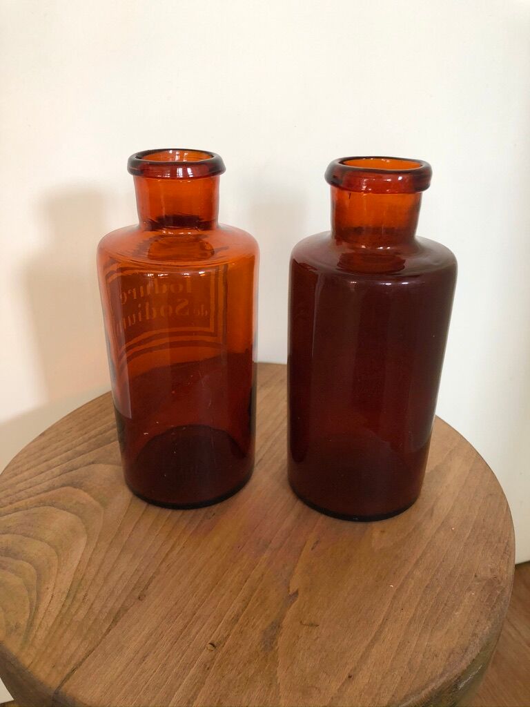 2 pharmacy vials