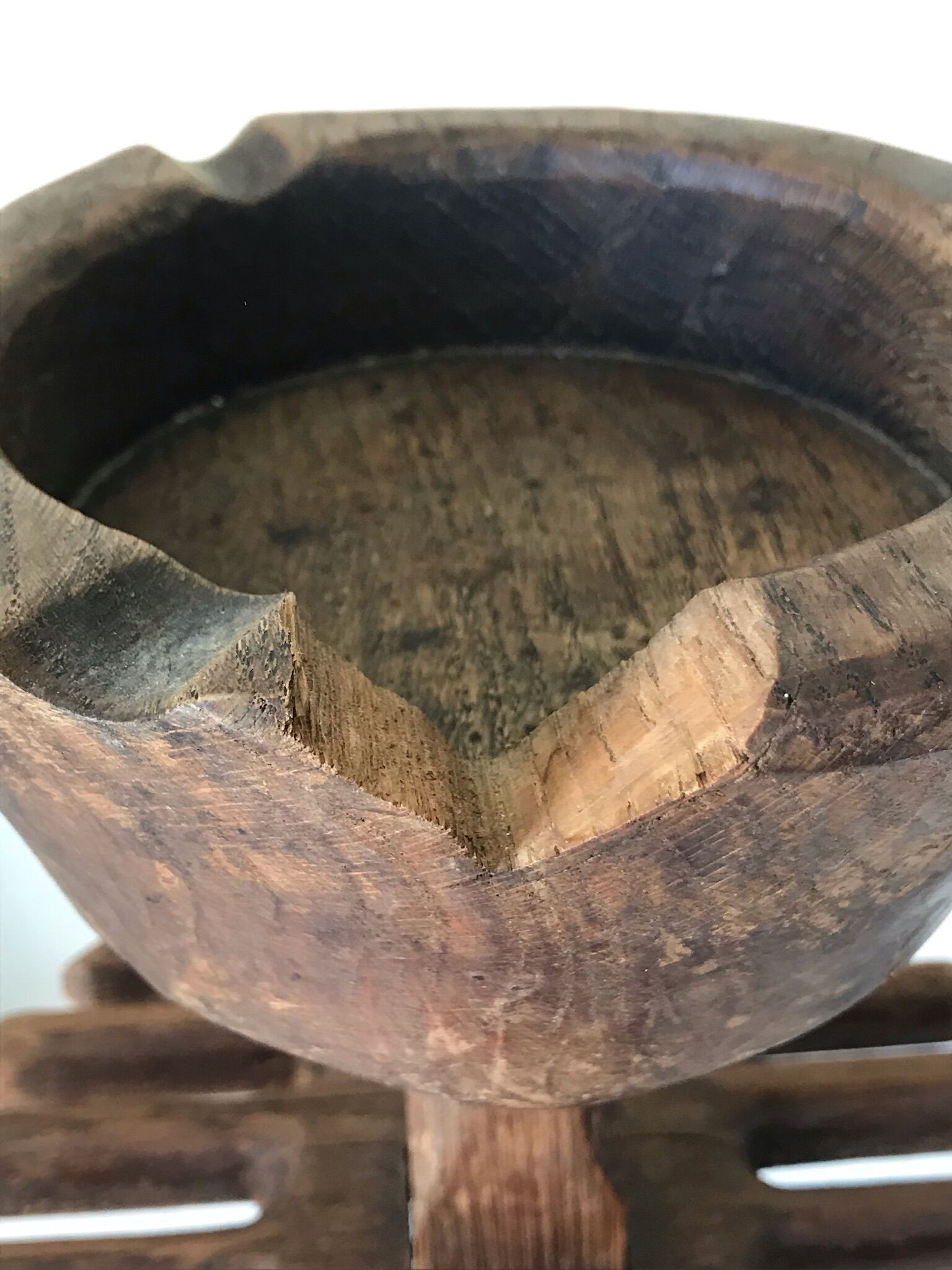 Ashtray on brutalist feet 60s