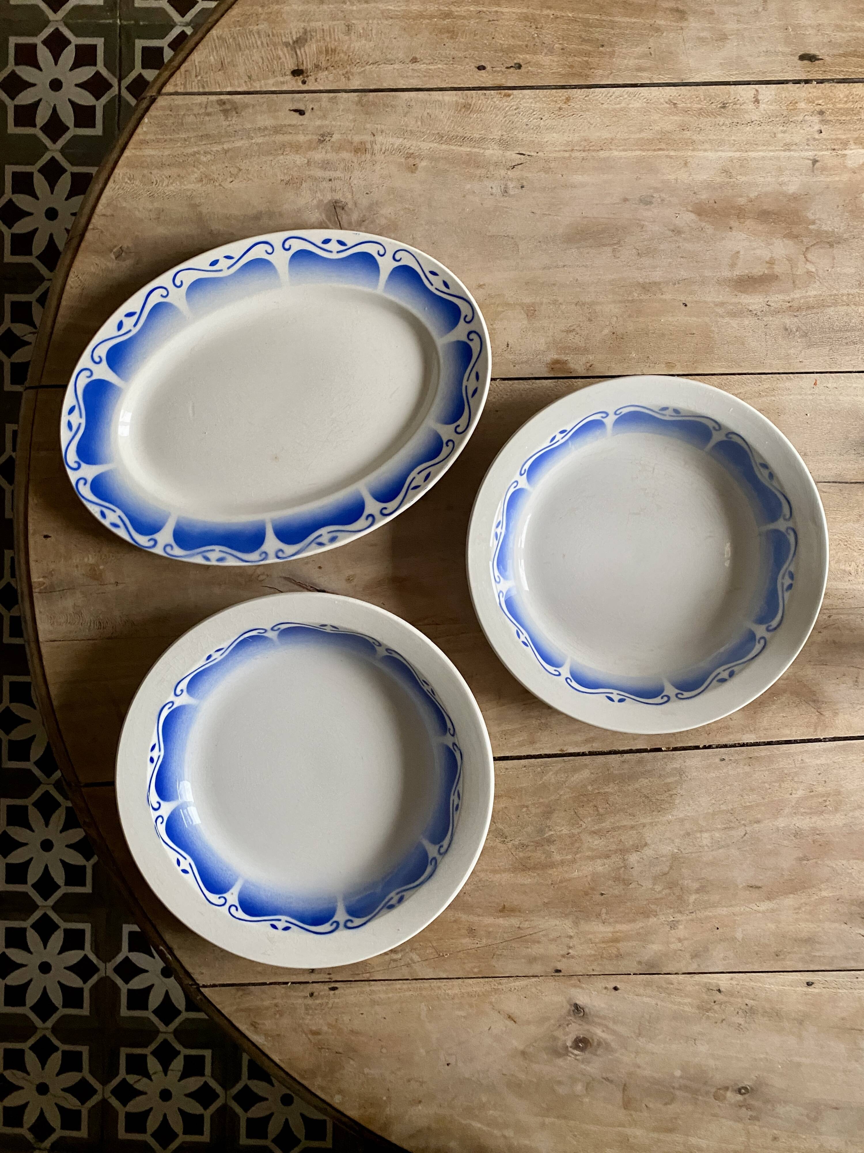 Set of 3 vintage dishes