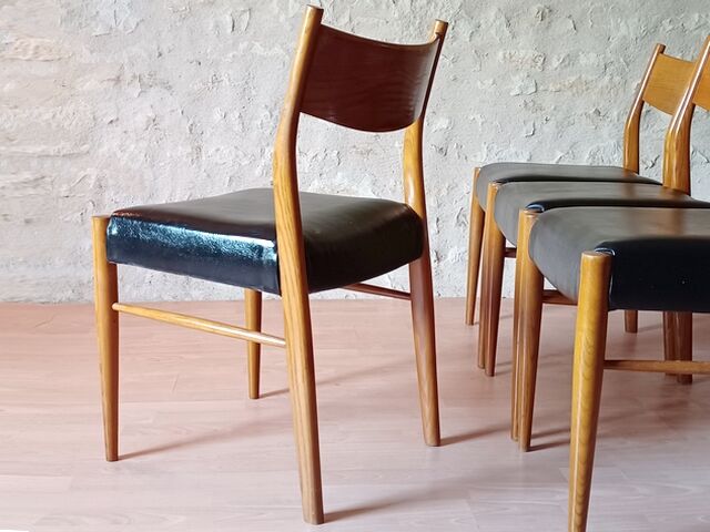 Italian Gessef chairs in light teak, Scandinavian design 1960.