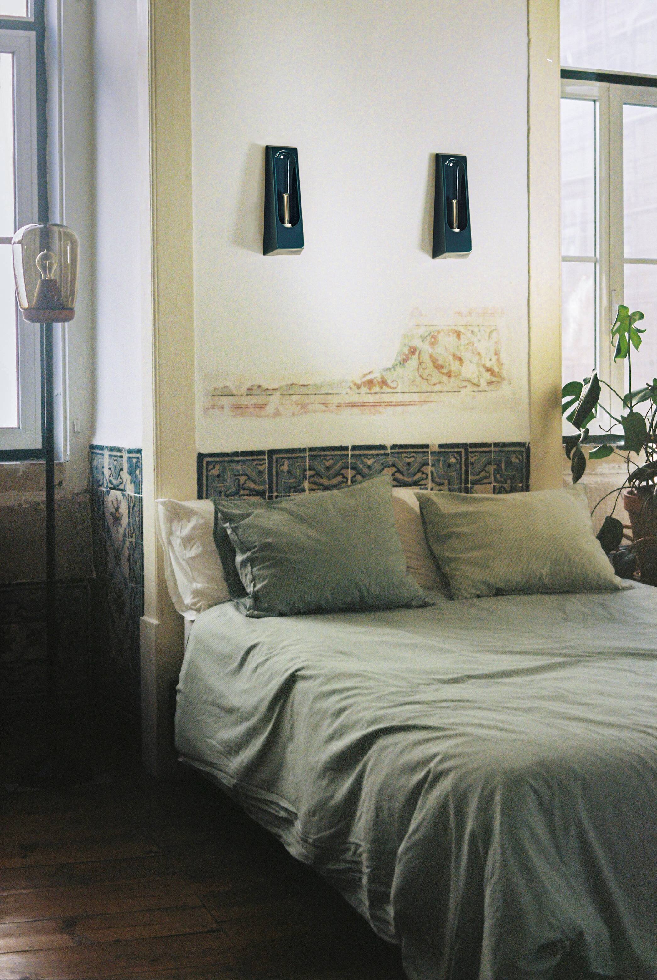 Alcove marin wall light