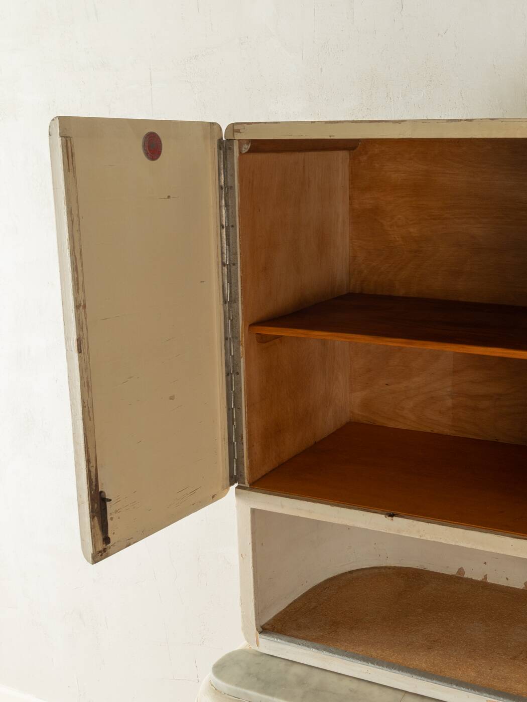 Art Déco kitchen cabinet