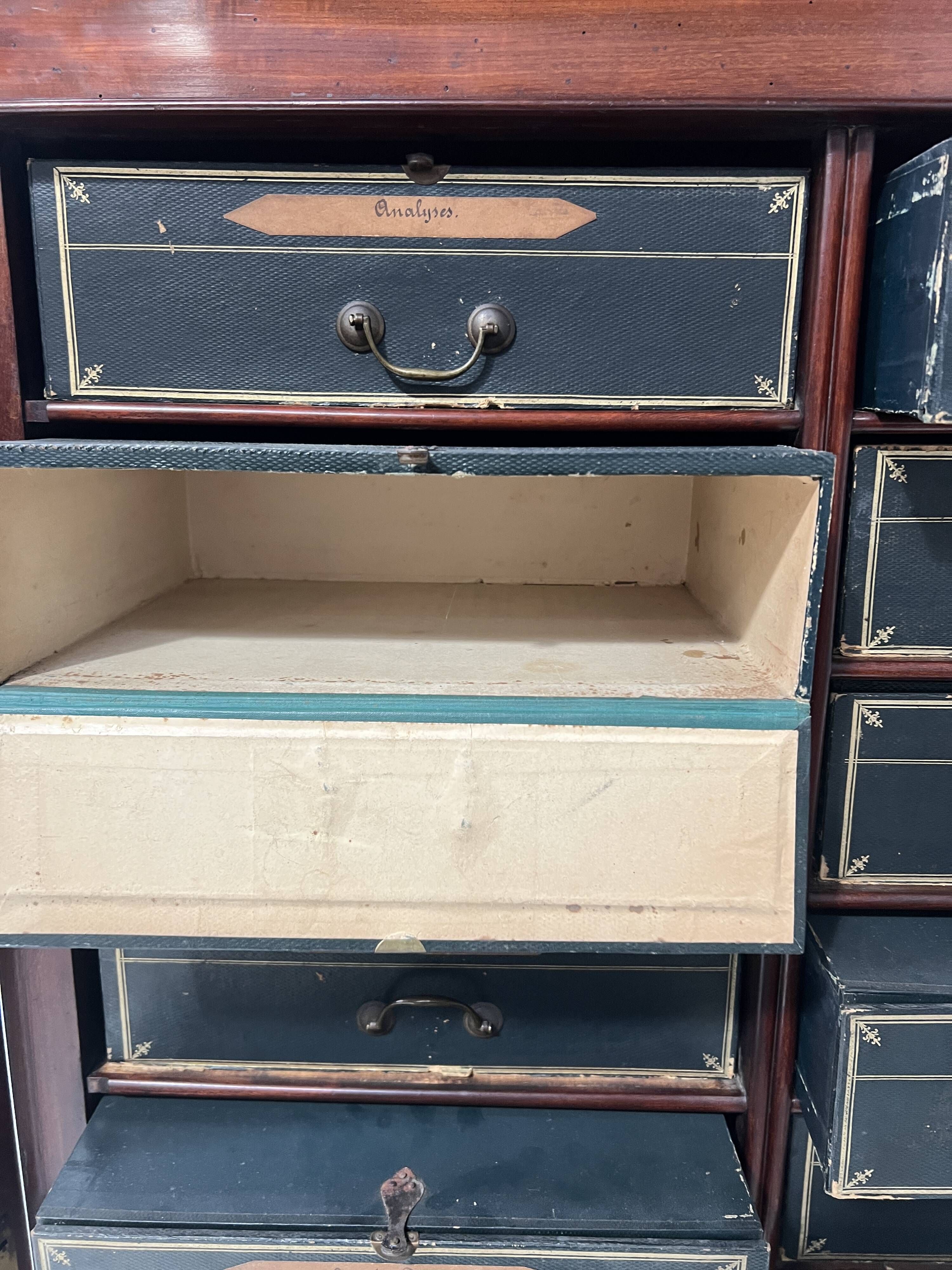 Louis Philippe period cabinet in mahogany veneer, 19th century.