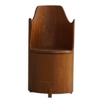 Modern Scandinavian style, Stump chair / "Kubstol" in pine, mid-20th century, 1950s.