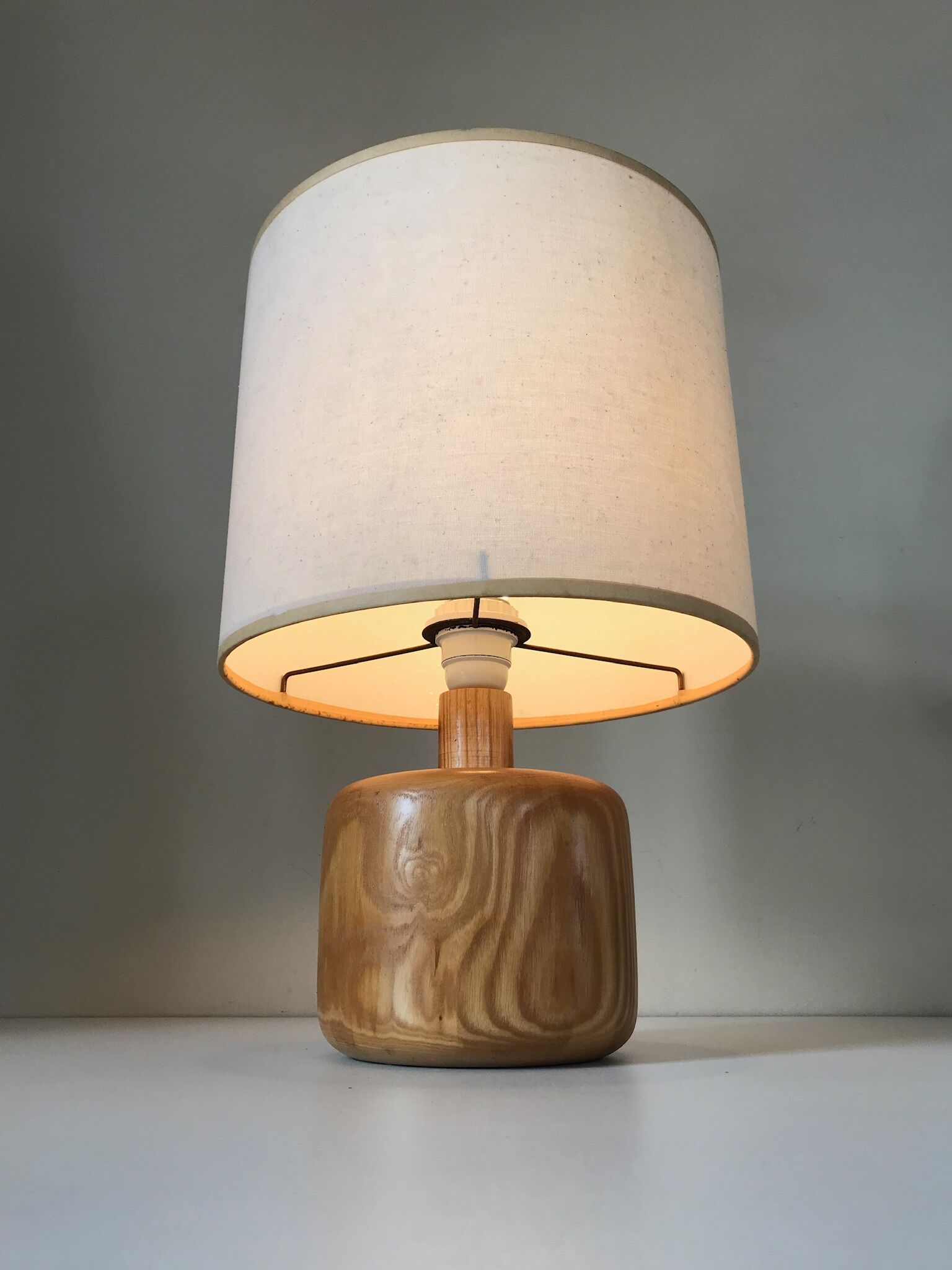 Vintage pine lamp - 70s