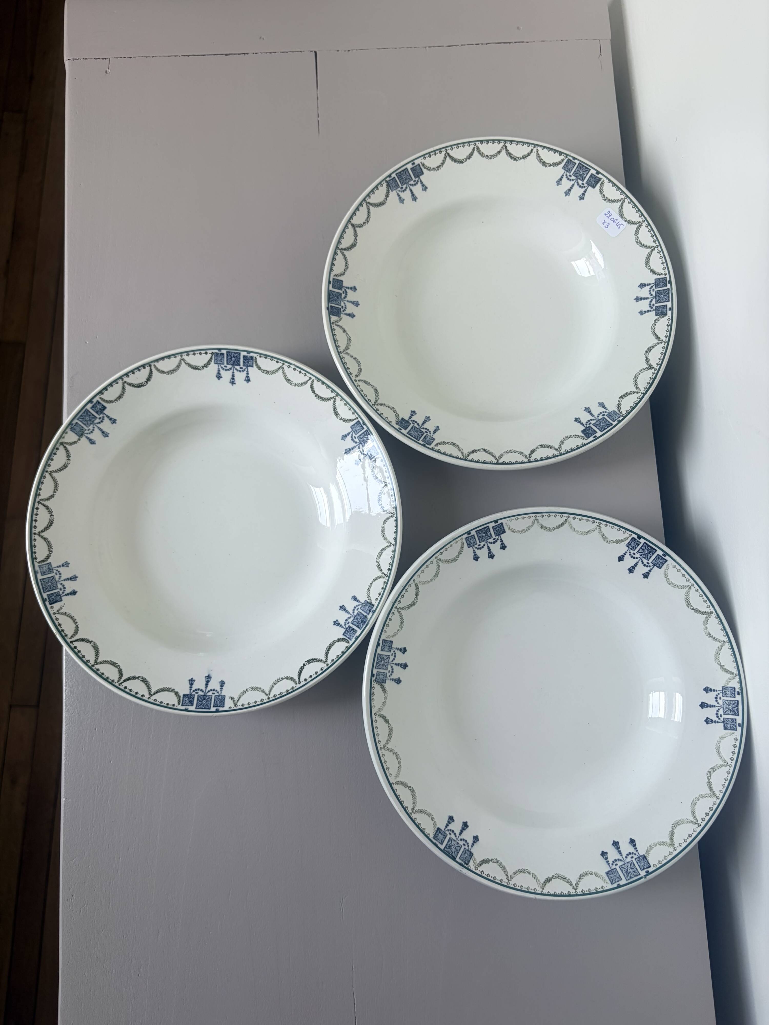 3 assiettes creuses vintage de St Amand 220645