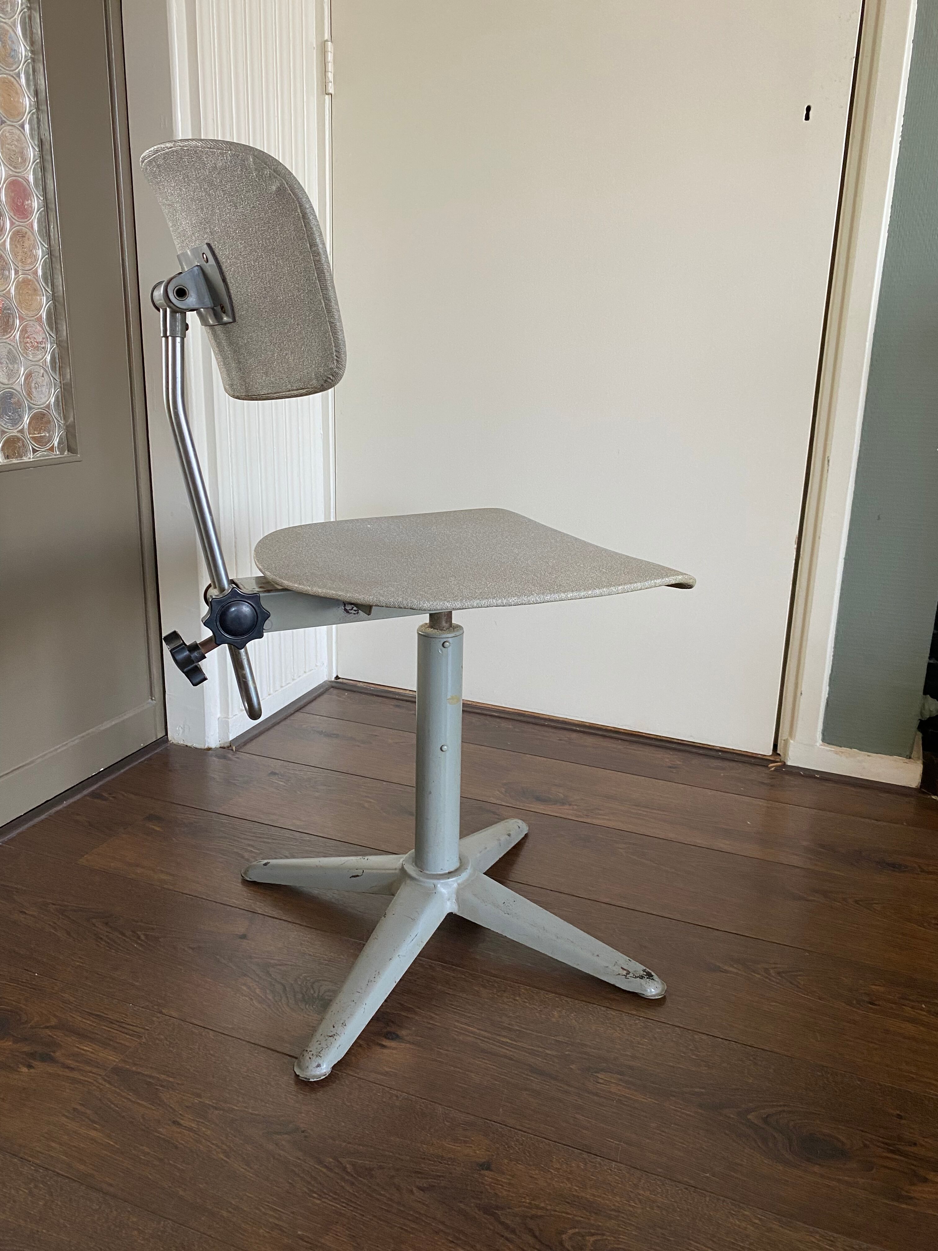 Chaise de bureau industrielle vintage, années 1950