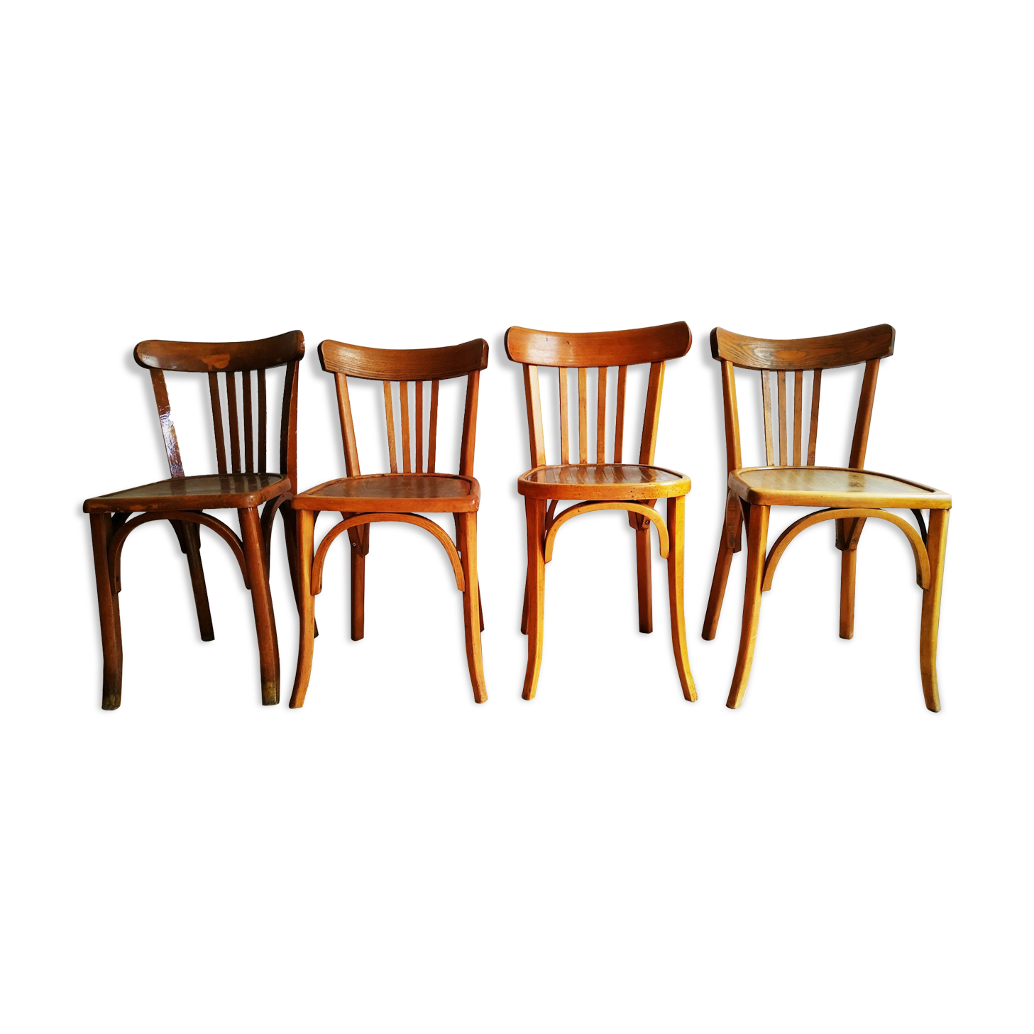 Série de quatre chaises bistrot