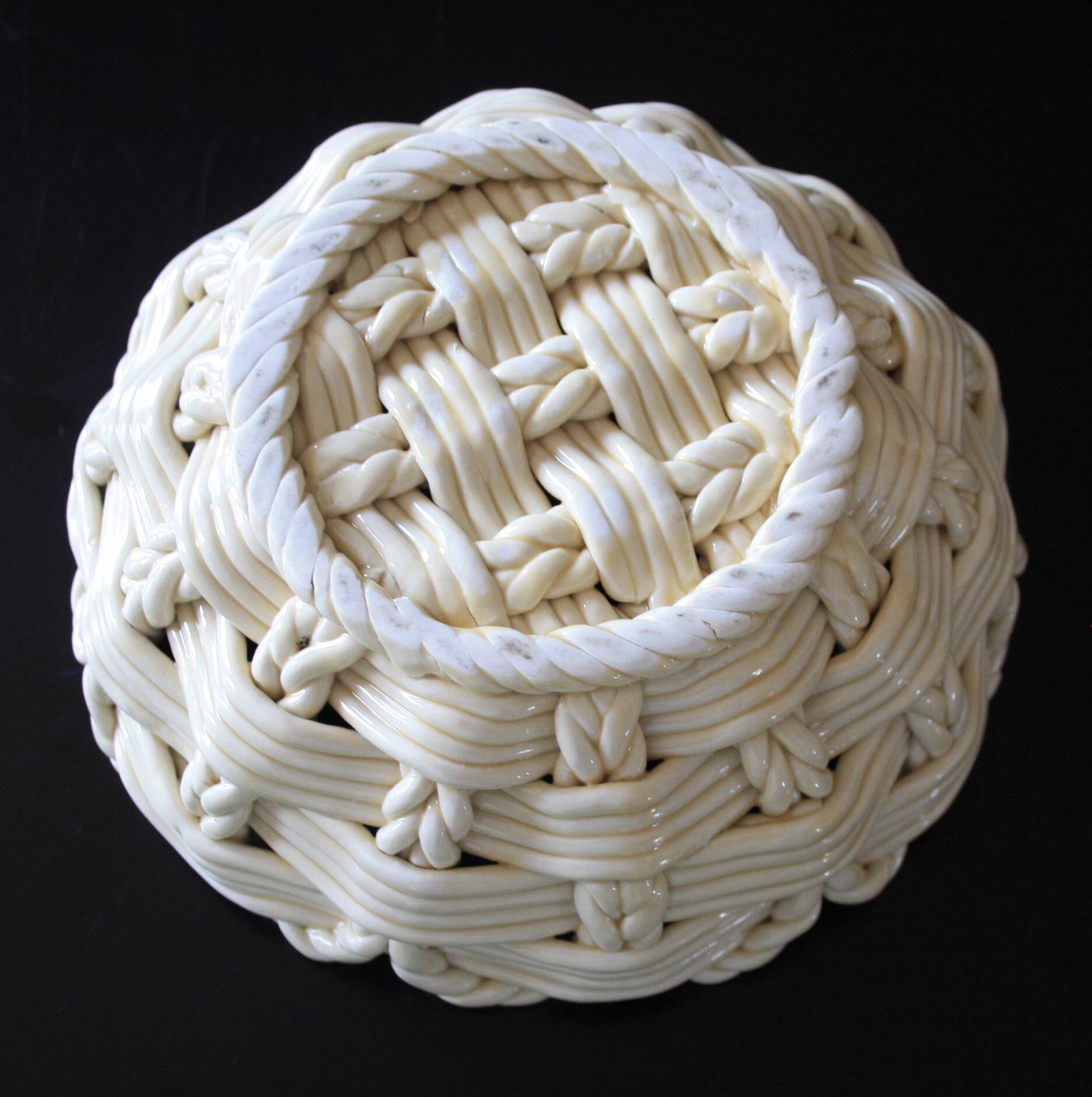 Woven ceramic basket/tray