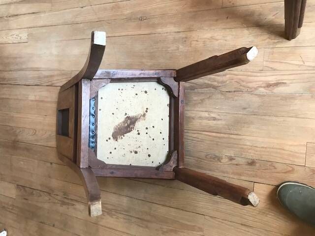 Set of 5 Art Deco chairs + one with a broken leg.