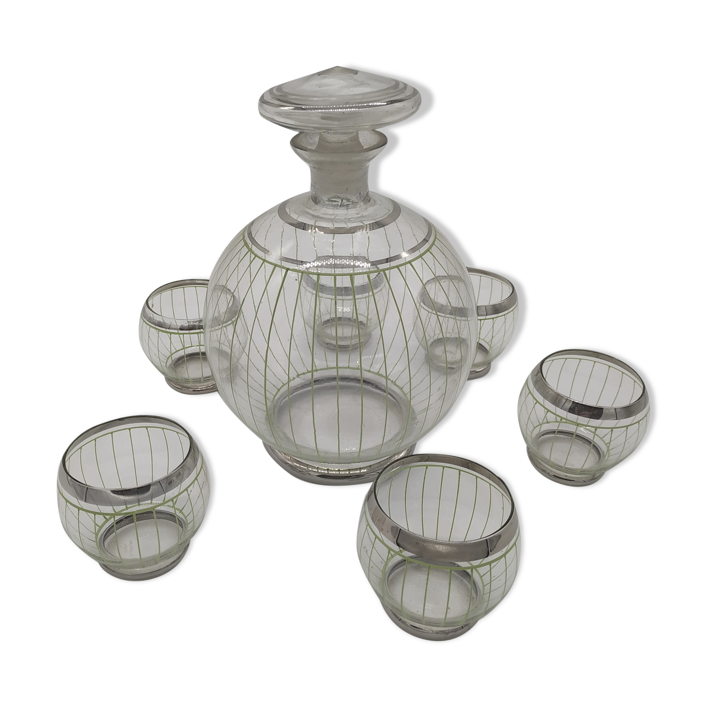 Liquor service where digestive ball design