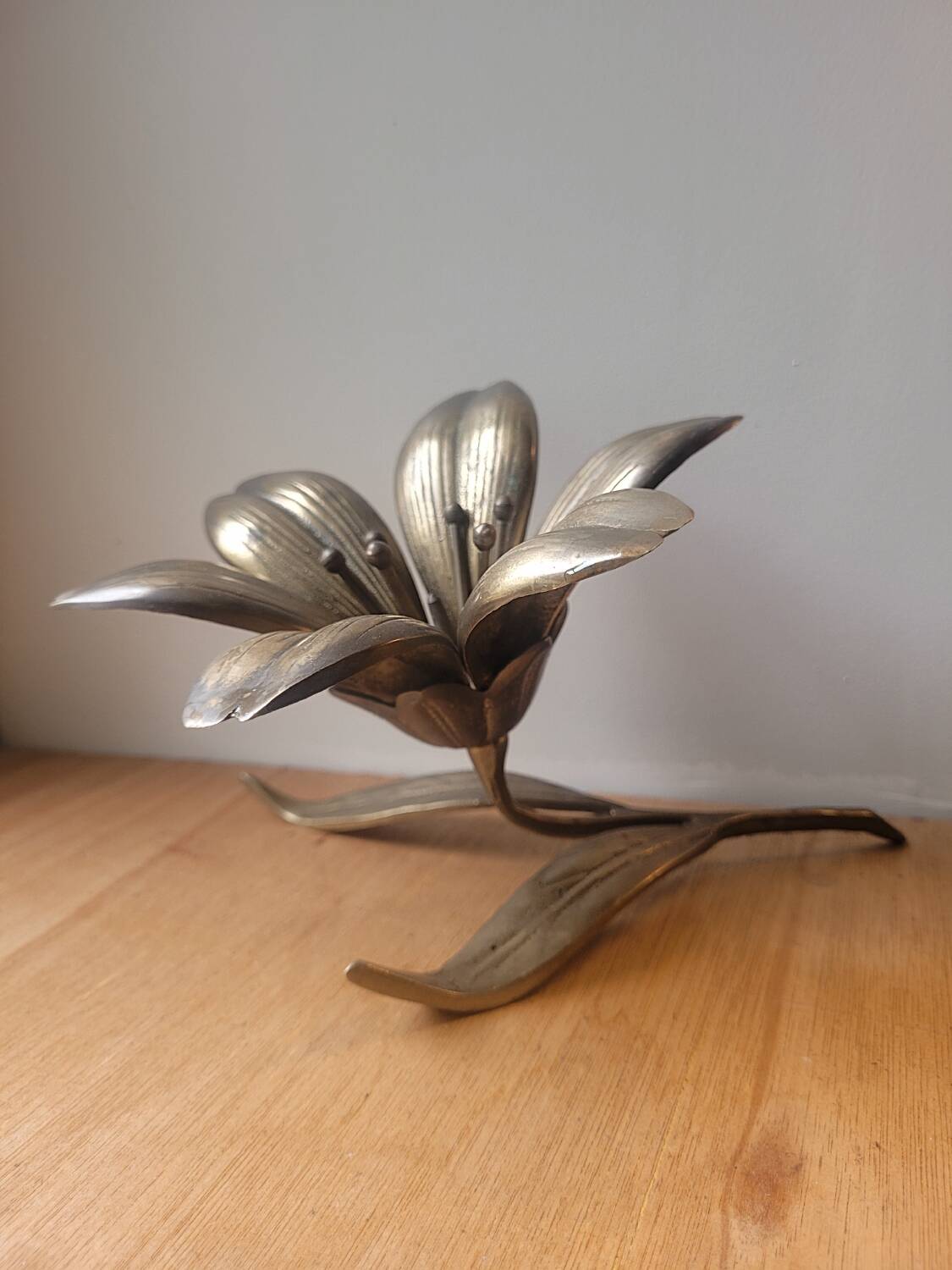 Brass flower ashtray