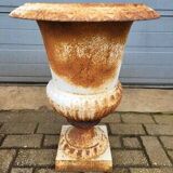 Pot, jardinière en fonte