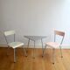 Table tripode et chaises vintage 1950