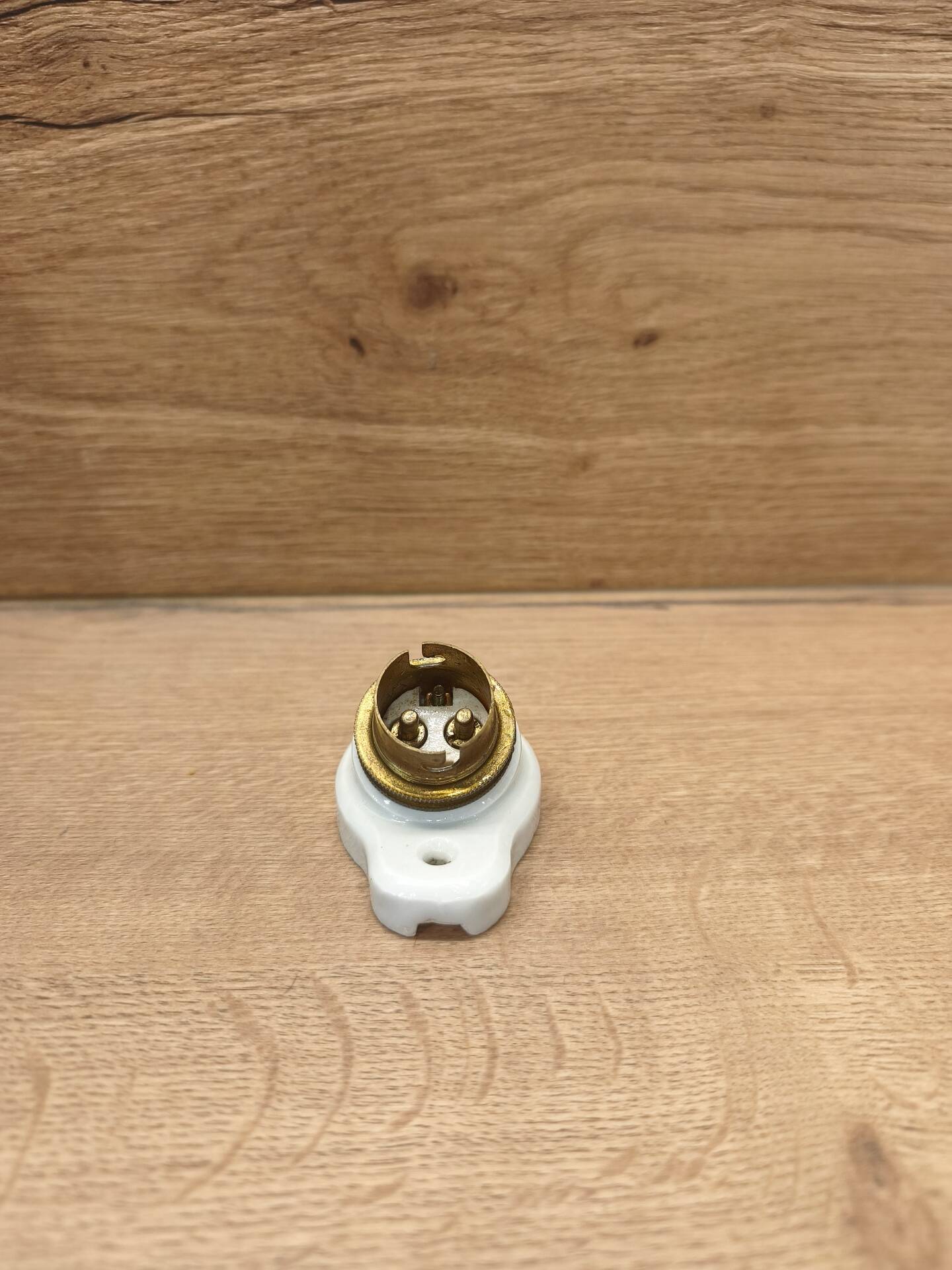 Porcelain wall light