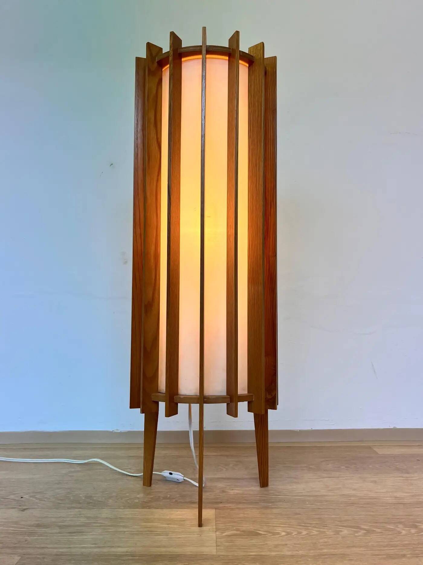 Ib Fabiansen wooden Space Age floor lamp by Fog and Mørup, Denmark, 1960s