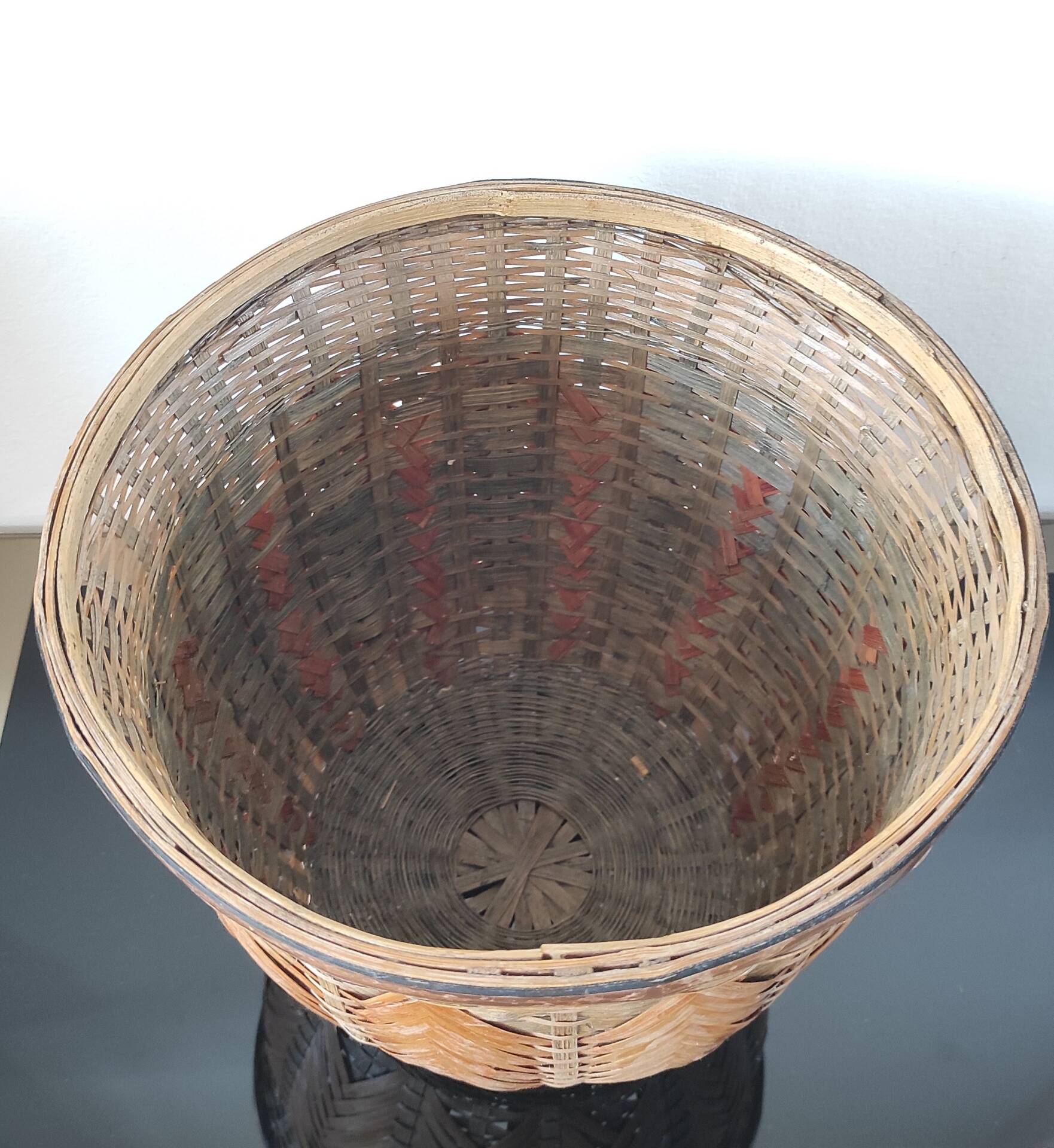 Cache-pot vintage en rotin et bambou 