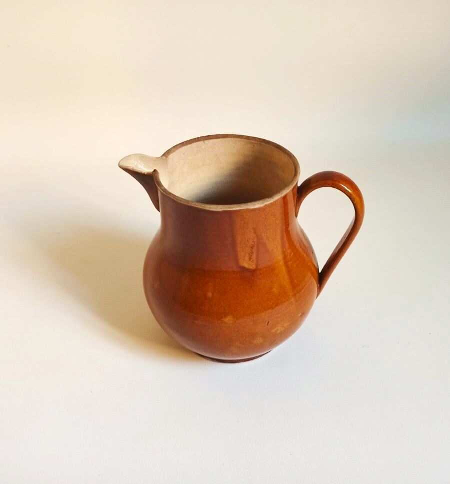 Water pitcher or wine pitcher 30s Capacity 3 liters