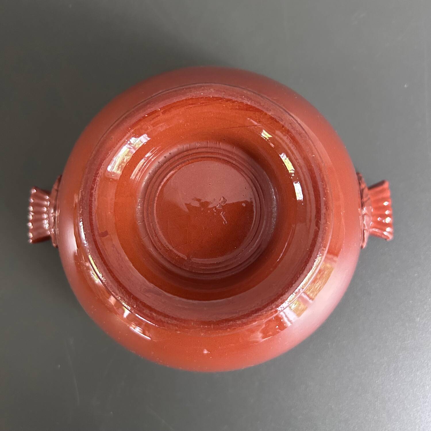 Two-tone 2-legged cut