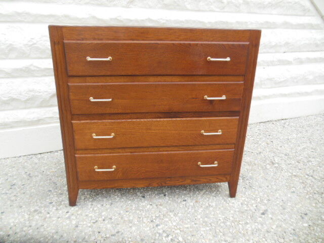 Commode vintage