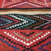 Tapis kilim berbère rouge multicolore en laine 100x200cm