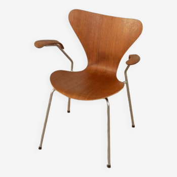 Armchair 3207, Arne Jacobsen
